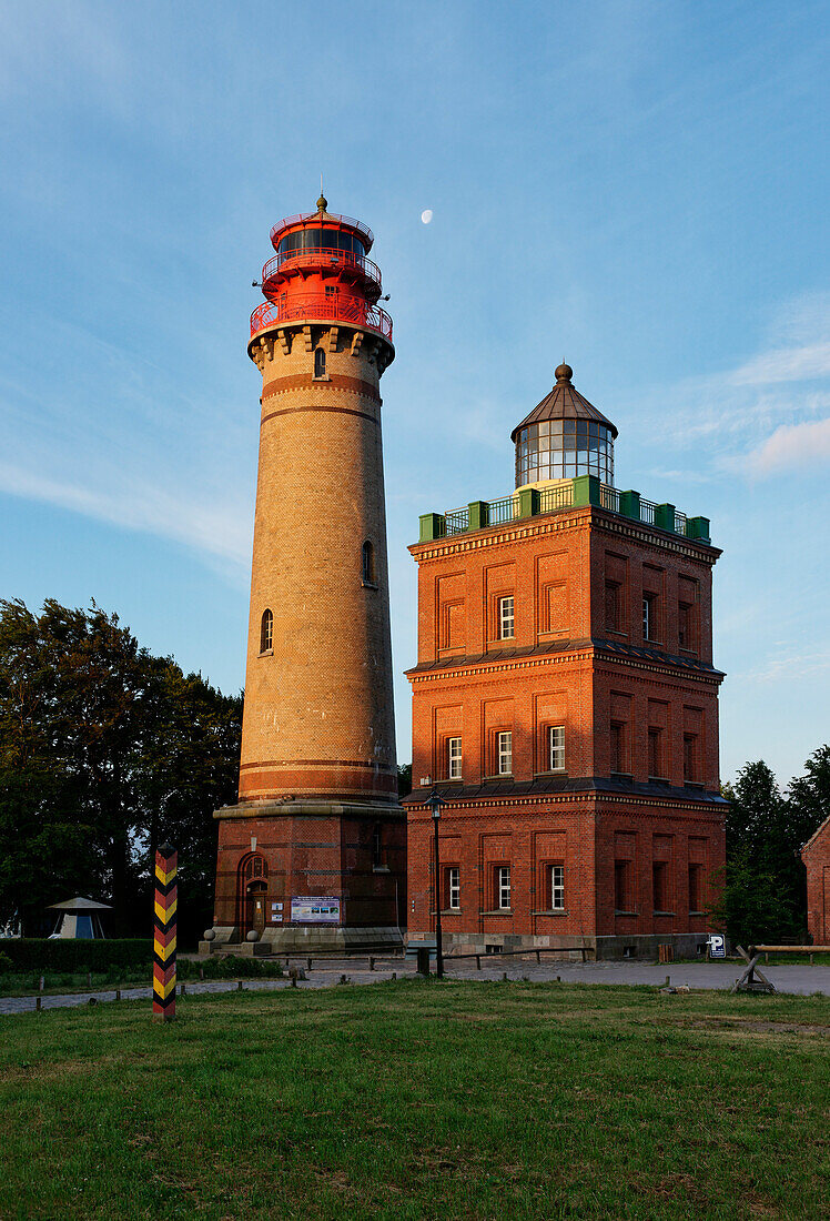 Leuchttürme am Kap Arkona, der Neue Leuchtturm und der Schinkelturm, Rügen, Mecklenburg-Vorpommern, Deutschland, Europa
