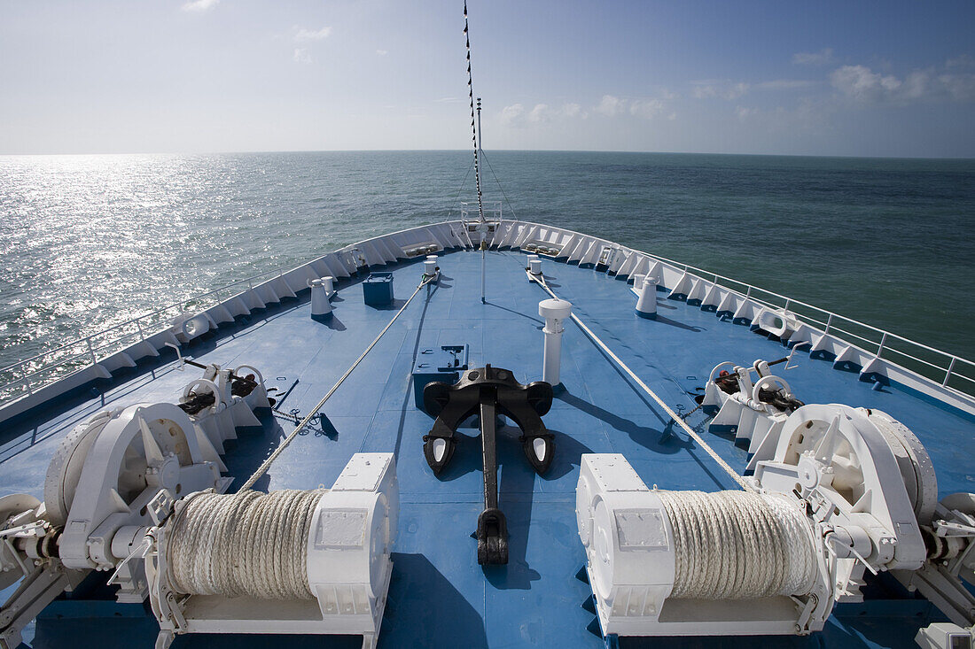 Blick auf Bug von Kreuzfahrtschiff MS Delphin (Hansa Kreuzfahrten) in der Karibik