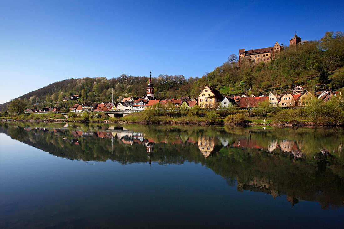 Blick über den Main zur Burg, Rothenfels, Main, Odenwald, Spessart, Mainfranken, Franken, Bayern, Deutschland