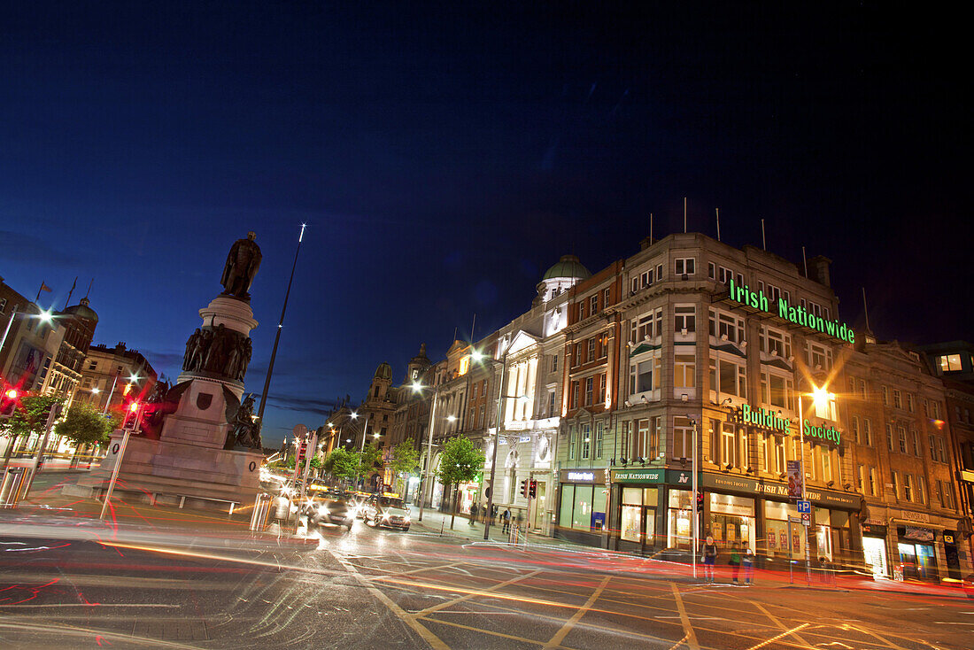 O'Connell Straße in der Nacht, Dublin, County Dublin, Irland