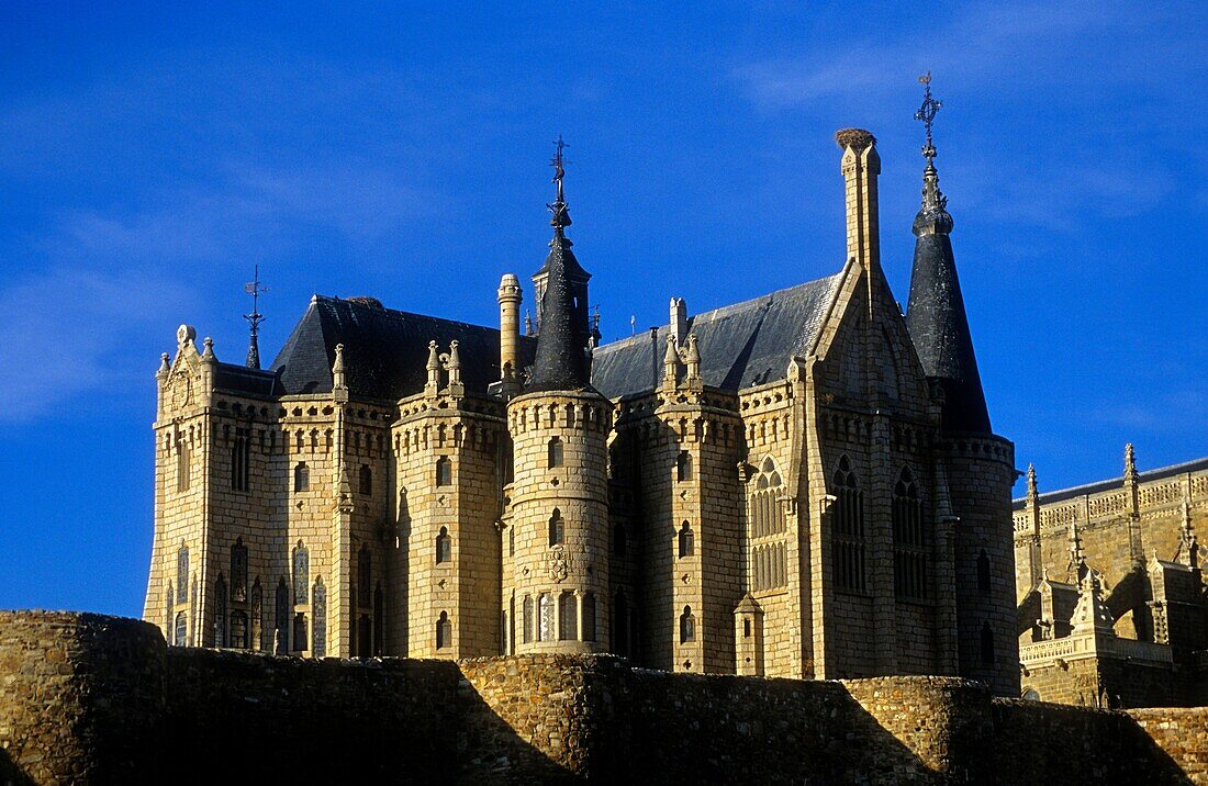Palacio Episcopal, by Gaudi and city walls  Astorga  León province  Spain  Camino de Santiago