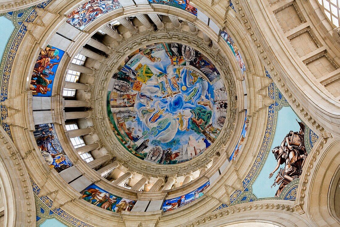 Barcelona: Dome in MNAC National Art Museum of Catalonia  Montjuic