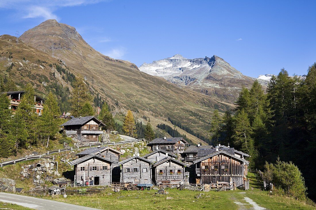 The alp Aussergschloess in East Tyrol, national park Hohe Tauern  Europe, central europe, austria, East Tyrol, Oktober 2009