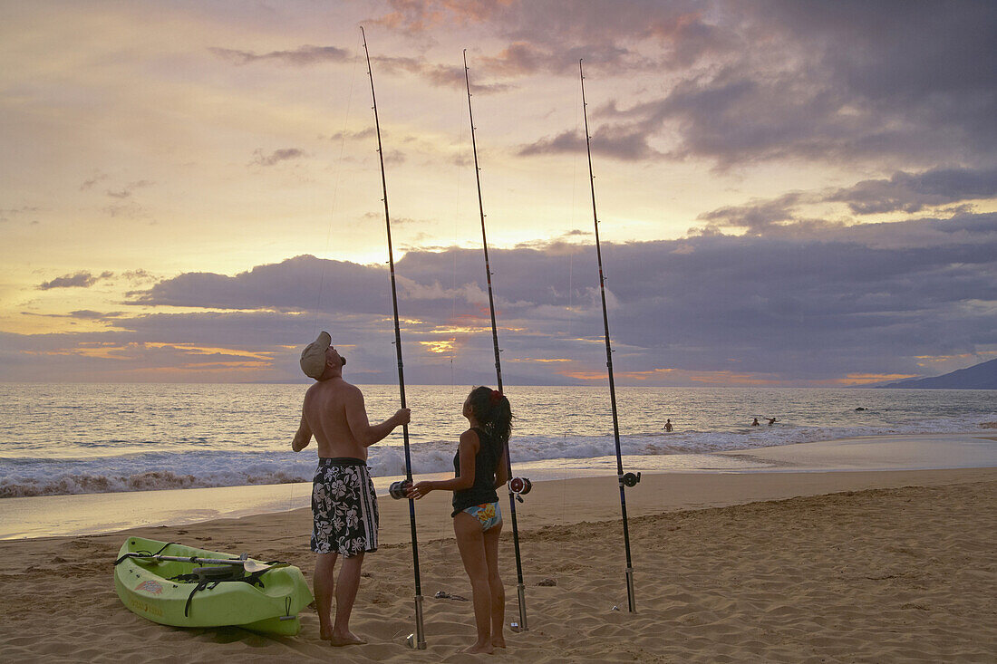 People on Red Sand Beach at sunset, Po'olenalena Park, Makena, Maui, Hawaii, USA, America