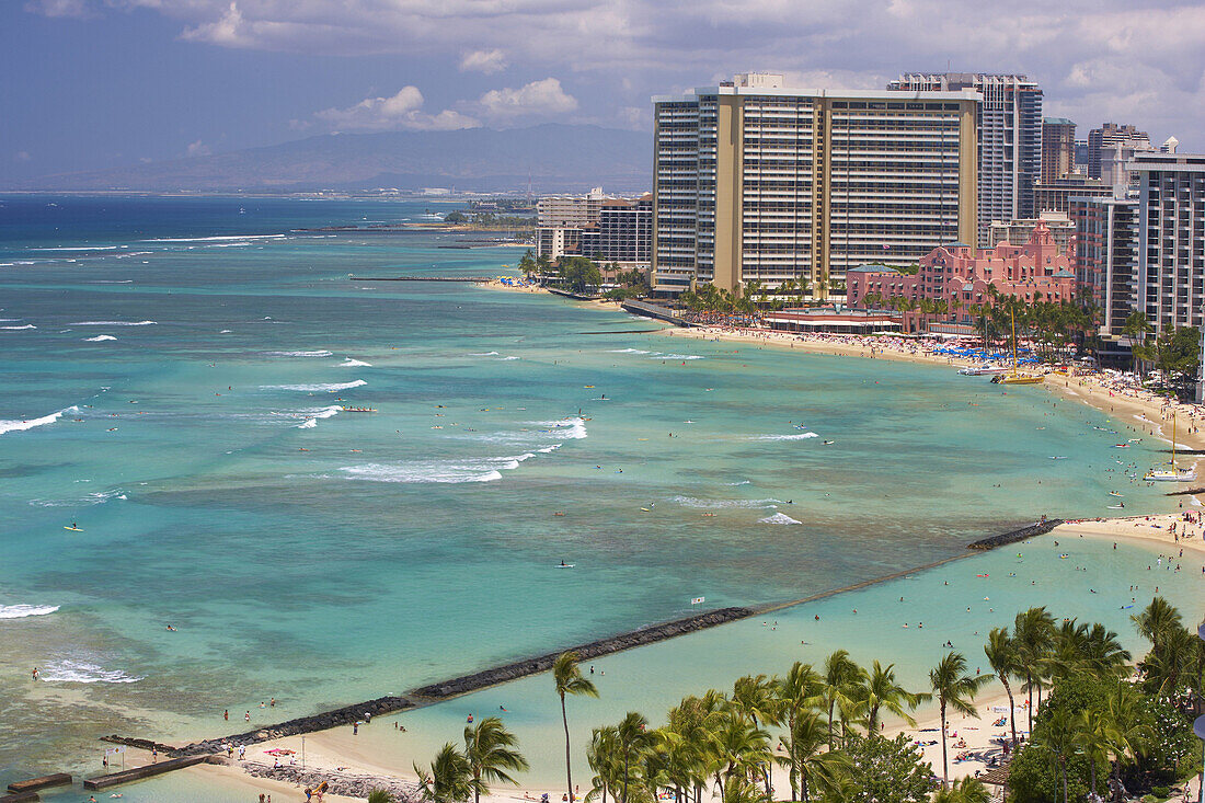 Blick auf Strand und Hotels am Morgen, Waikiki Beach, Honolulu, Oahu, Hawaii, USA, Amerika