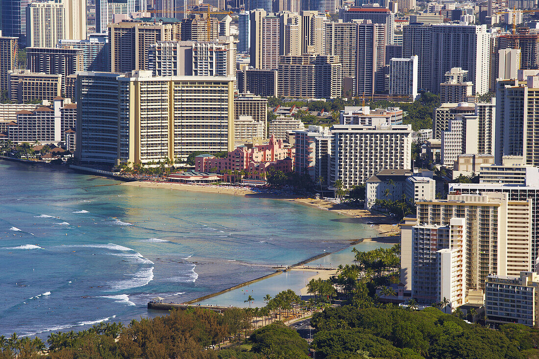 Blick auf Hochhäuser von Honolulu und Waikiki Beach, Oahu, Hawaii, USA, Amerika