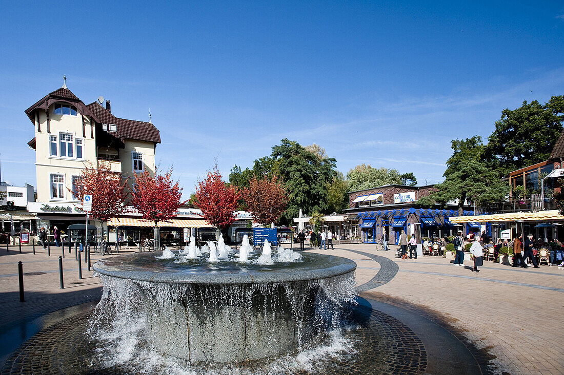 Brunnen im Ortszentrum, Timmendorfer Strand, Schleswig-Holstein, Deutschland