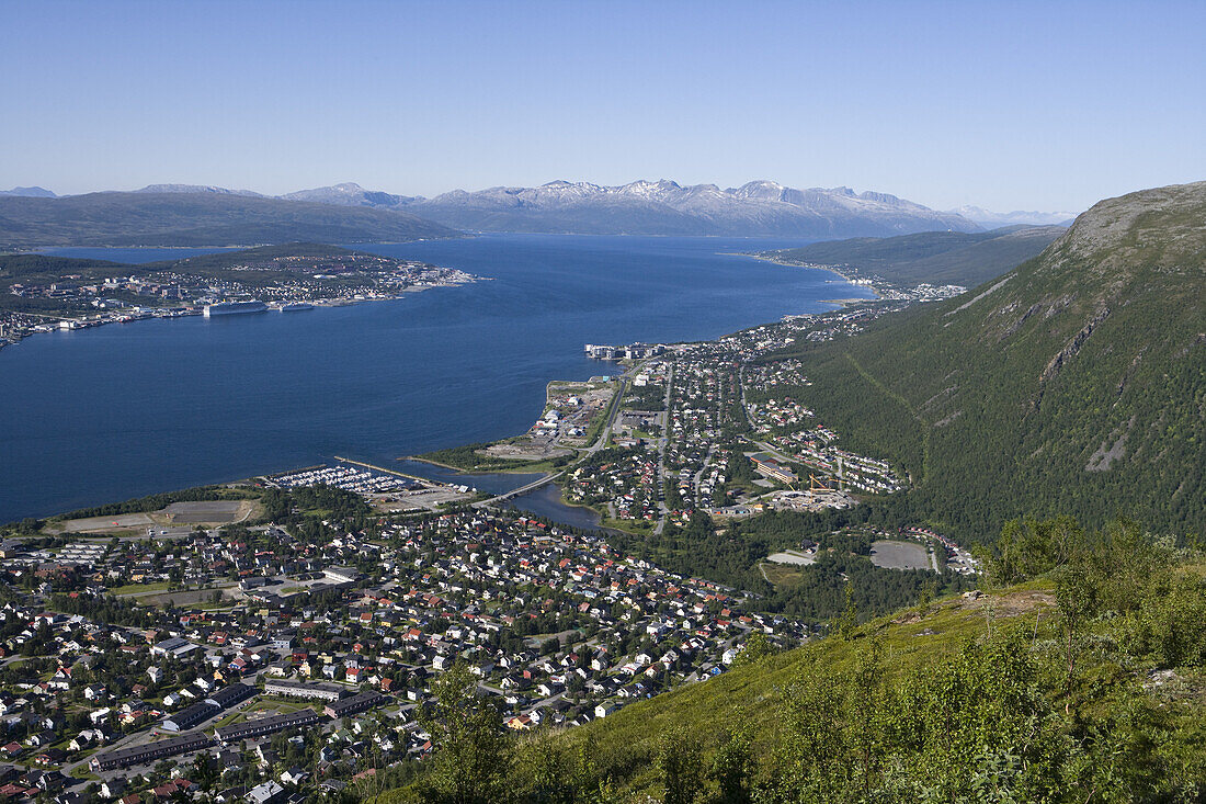 Blick auf Stadt vom Berg Storsteinen, Tromso, Troms, Norwegen, Europa