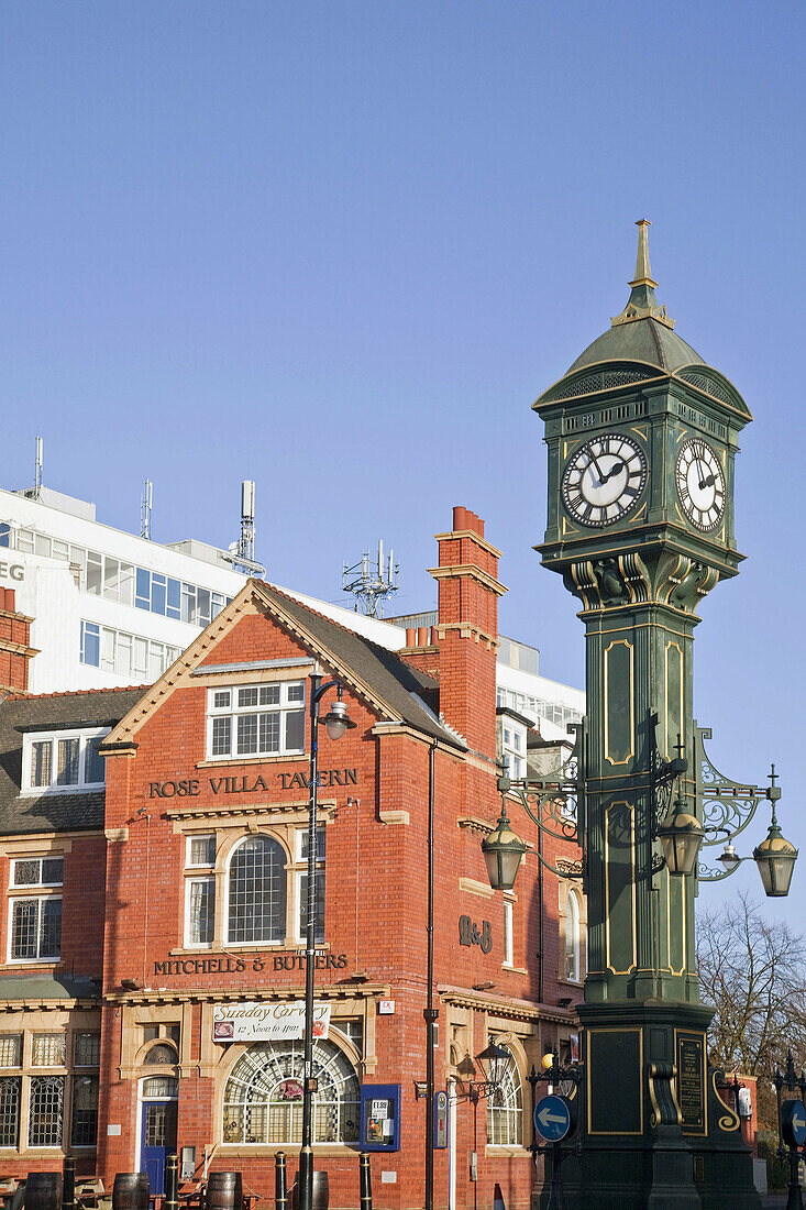 Endland, West Midlands, Birmingham, Jewellery Quarter, 1903 Chamberlain Clock and Rose Villa Tavern