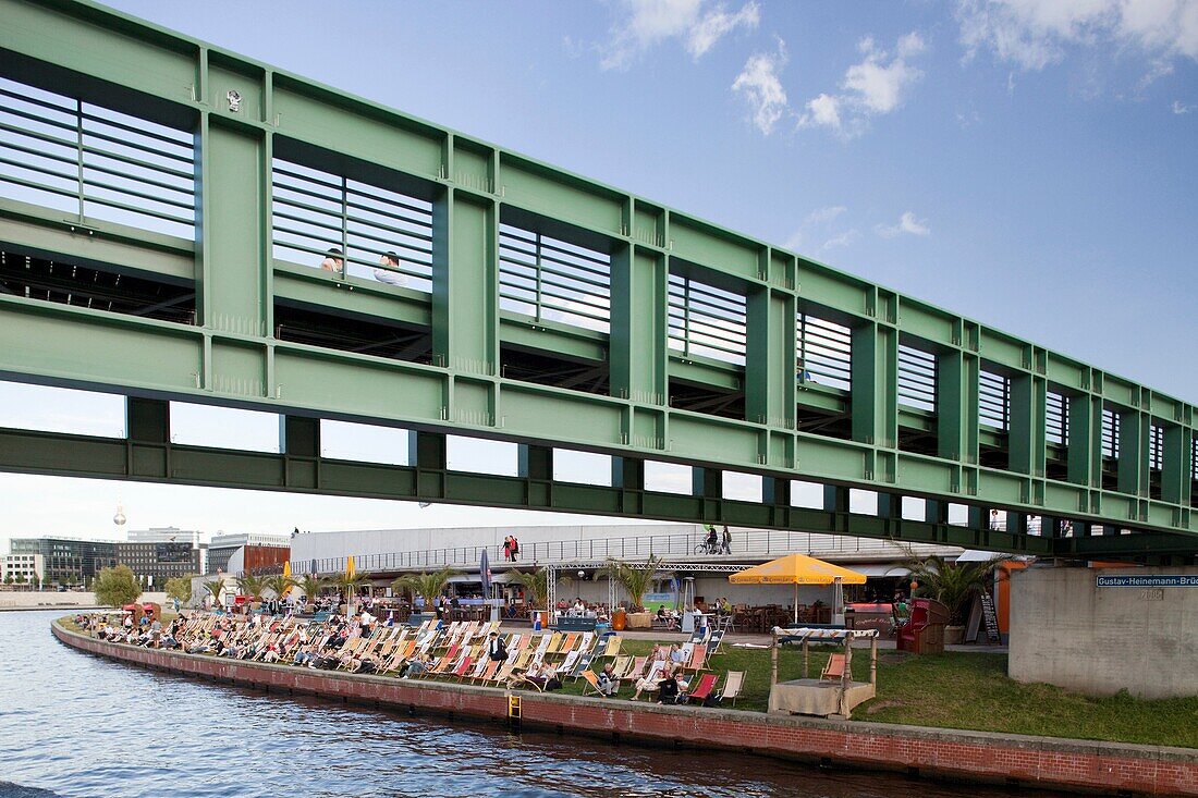 Gustav-Heinemann bridge, Berlin, Germany