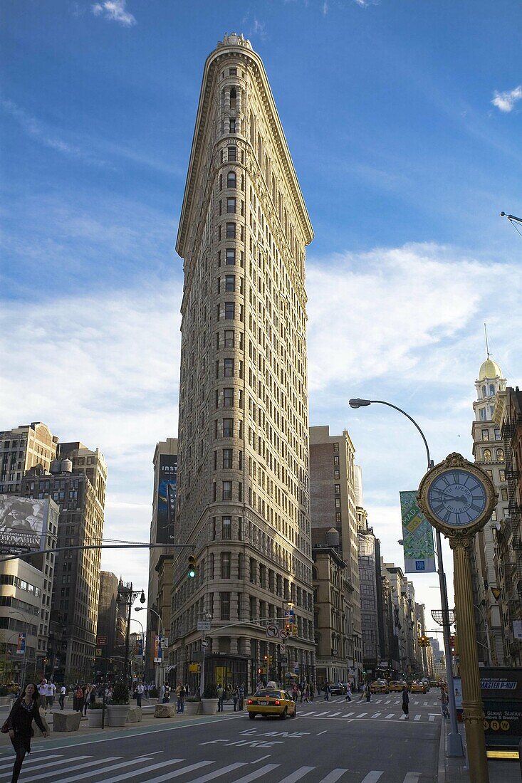 Flatiron building, Fifth avenue, Manhattan, New York, USA.