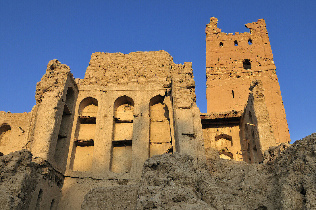 historic adobe fortification at Al Faiqain near Manah, Dakhliyah Region, Sultanate of Oman, Arabia, Middle East