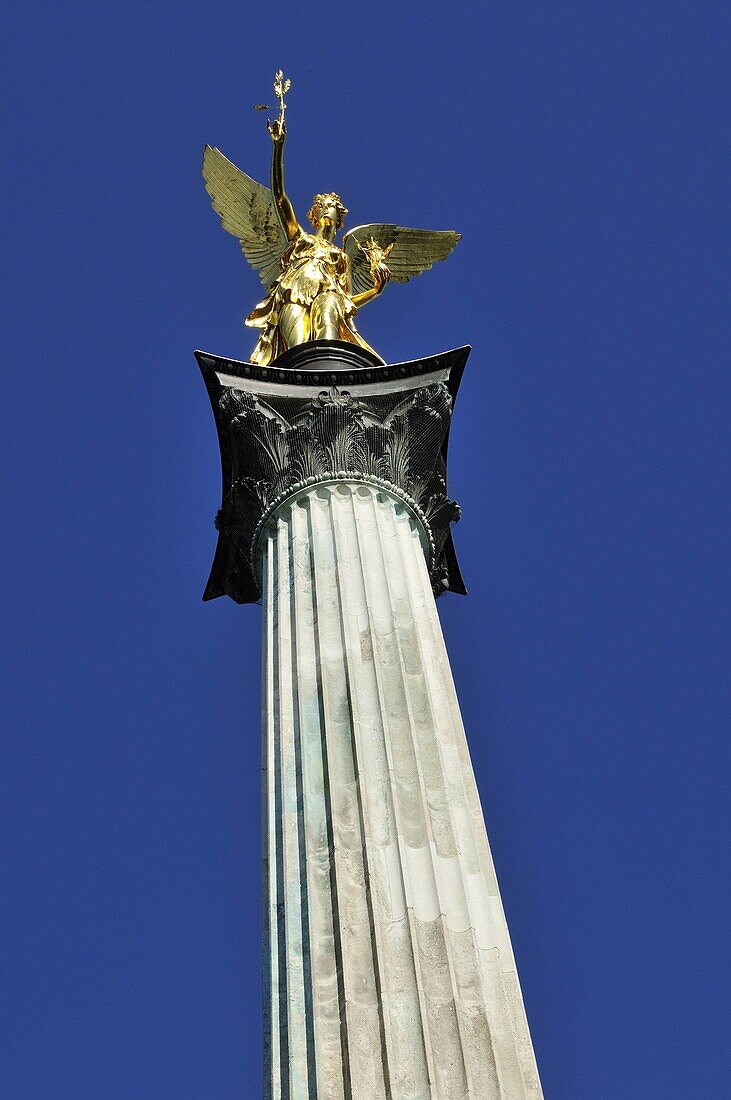 hellenistic coloumn with golden Friedensengel, Angel of Peace Monument, Munich, München, Bavaria, Germany, Europe