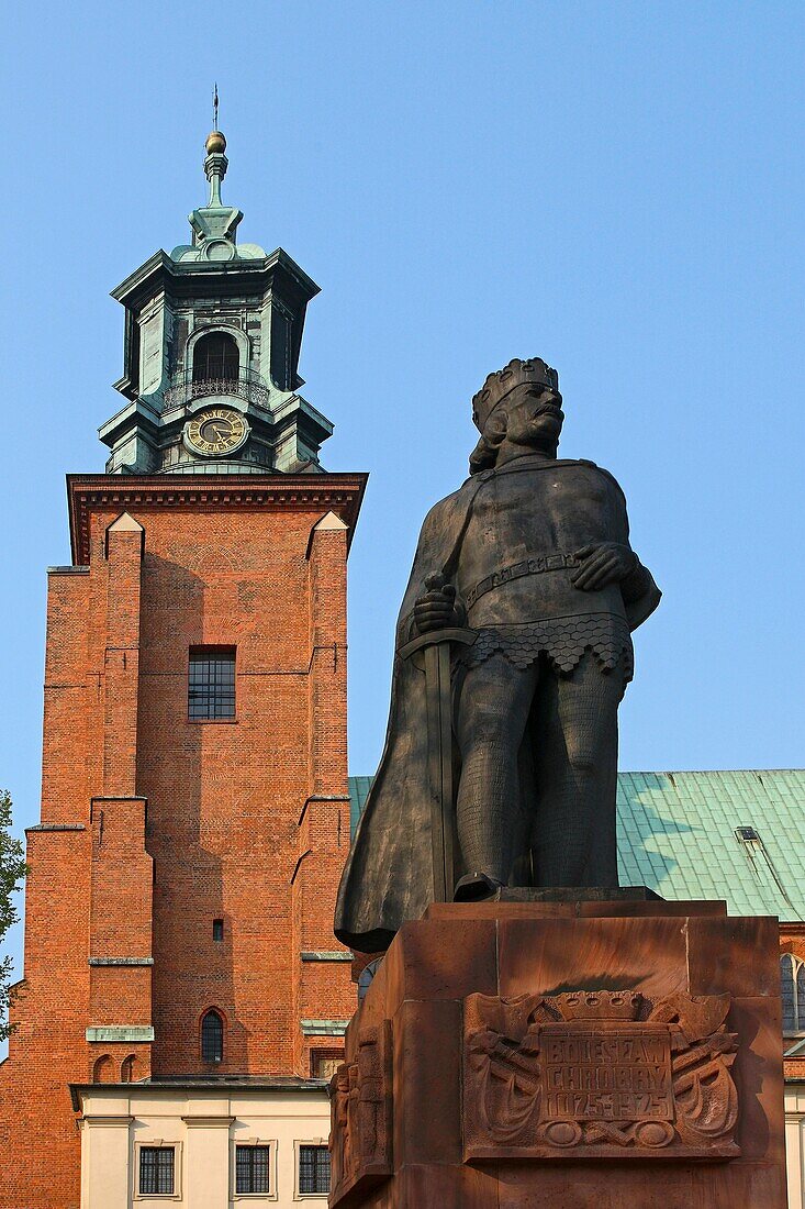 Monument to King Boleslaw Chrobry by Gniezno Cathedral, Poland