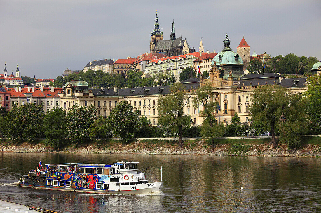 Czech Republic, Prague, Castle, Vltava River, sightseeing boat