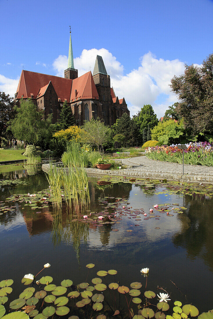 Poland, Wroclaw, Church of SS Peter and Paul, Botanical Gardens