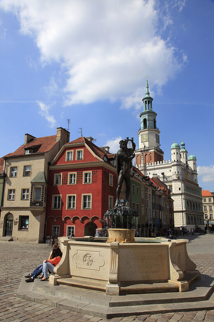 Poland, Poznan, Old Market Square, Town Hall, fountain