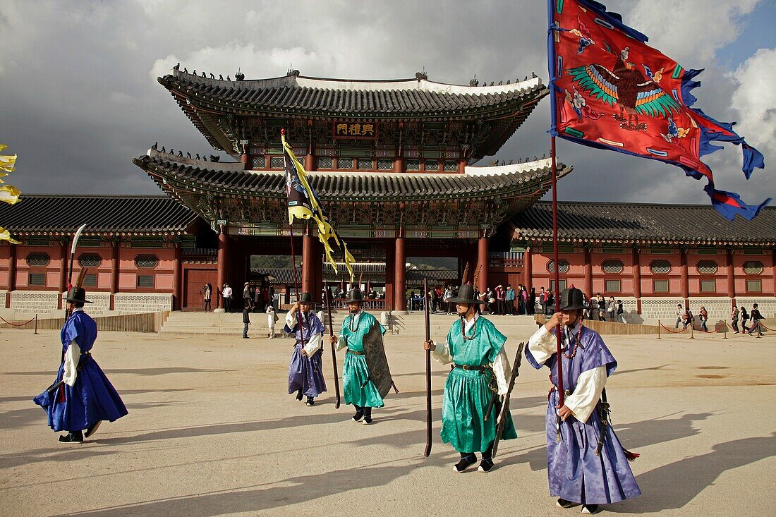 The changing of the guard ceremony at Gyeongbokgung Palace in South Koreas Capital Seoul, Asia