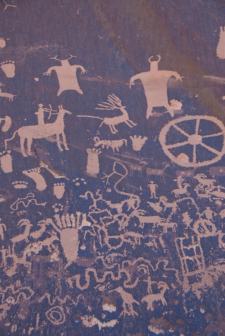 Indian petroglyphs, Newspaper Rock State Historical Monument, near Monticello, Utah, USA