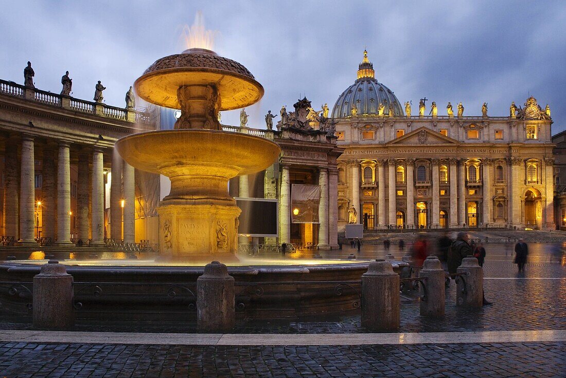 Saint Peter´s Square , Vatican City, Rome