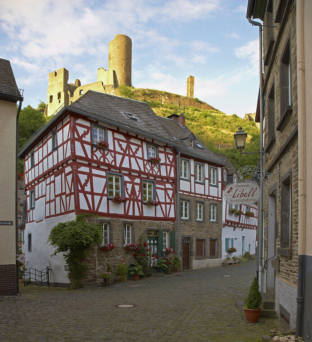 Löwenburg, Half-timbered house, Monreal, Eifel, Rhineland-Palatinate, Germany, Europe