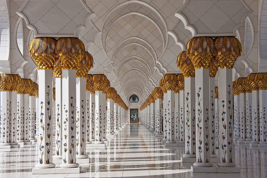 Sheikh Zayed Mosque, Abu Dhabi, UAE (United Arab Emirates)