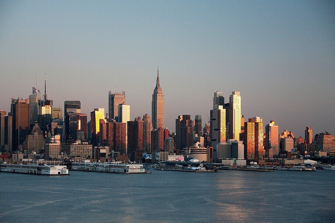 Midtown Manhattan skyline across Hudson River from New Jersey, New York City, USA