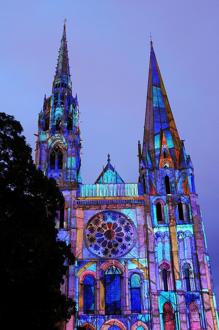 Festival of lights: royal portal of the cathedral, scenography by Xavier de Richemont, Eure-et-Loir, Centre, France