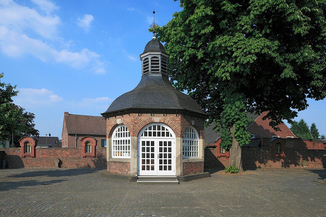 D-Dormagen, Rhine, Lower Rhine, North Rhine-Westphalia, D-Dormagen-Nievenheim, chapel of the parish church Saint Pankratius, catholic church