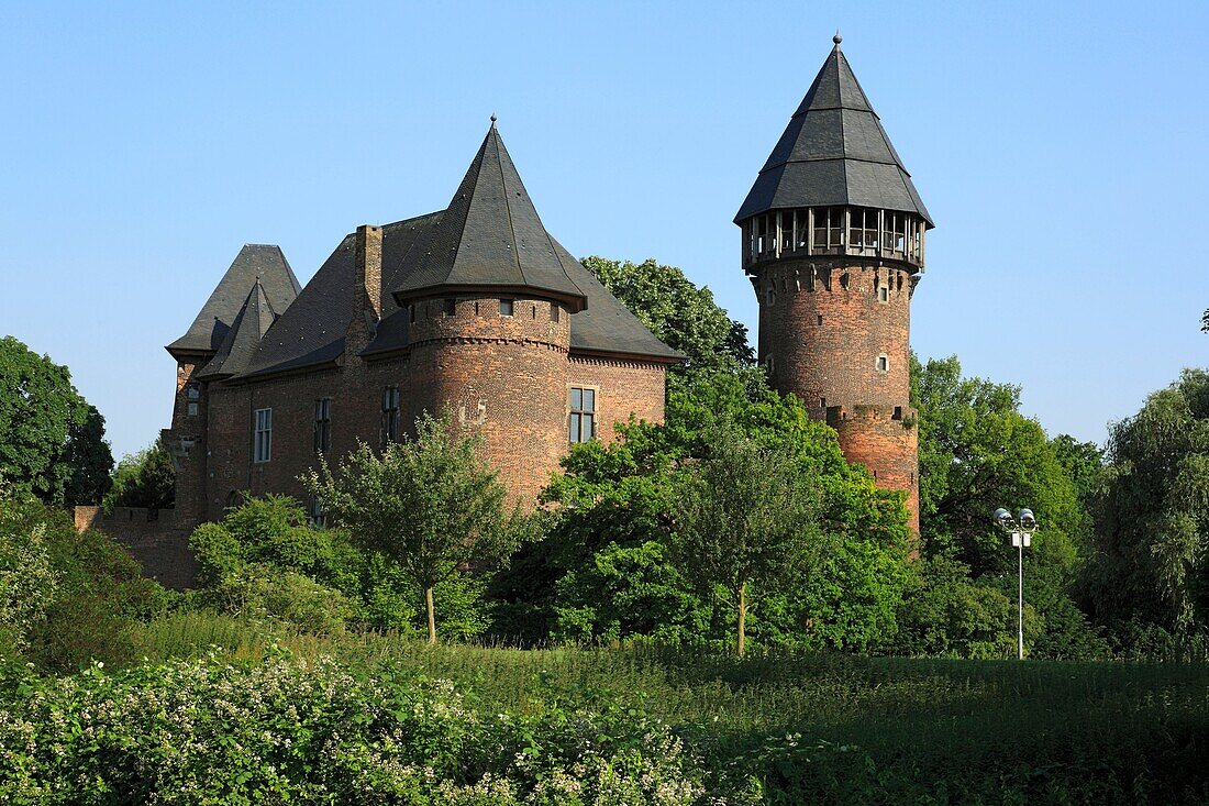 Germany, Krefeld, Rhine, Lower Rhine, North Rhine-Westphalia, D-Krefeld-Linn, castle Linn, moated castle, Middle Ages, Lower Rhine Museum