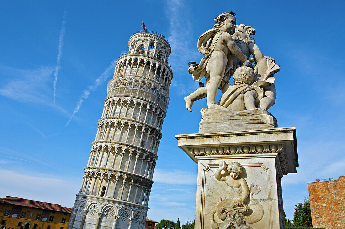 Leaning tower, Piazza dei Miracoli, Pisa. Tuscany, Italy