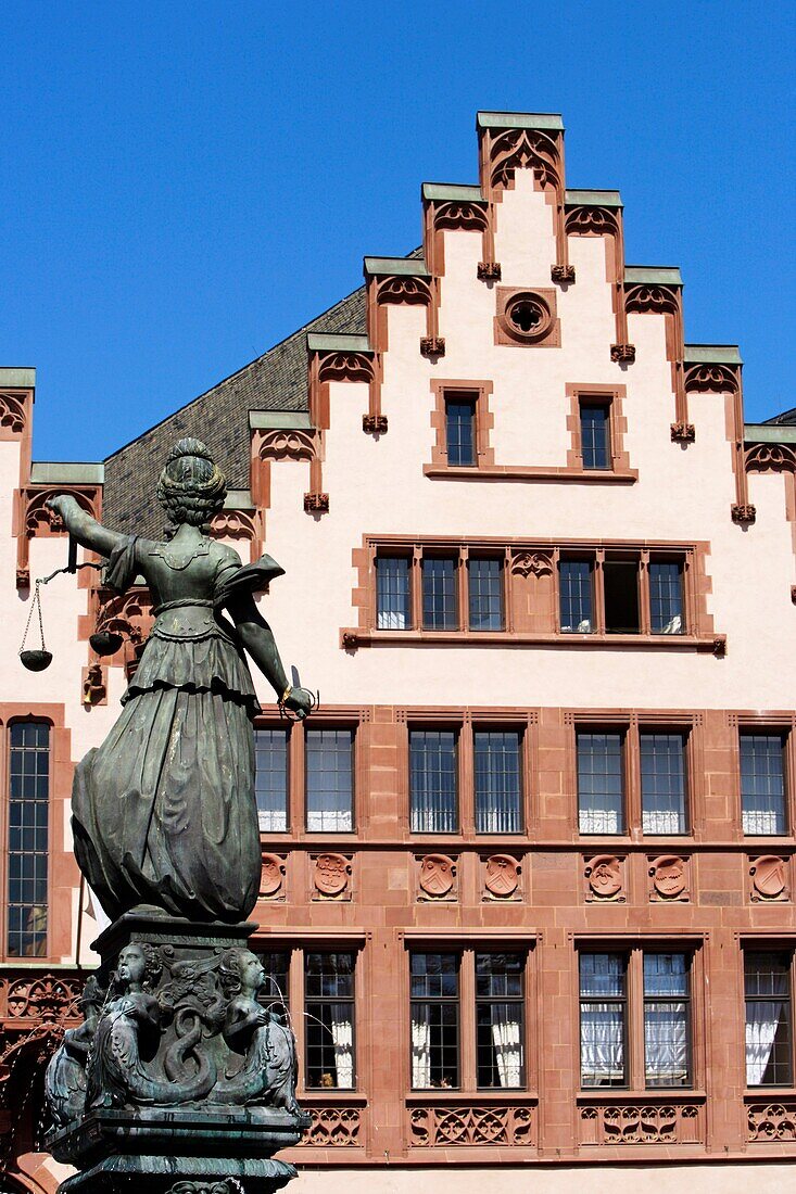 Frankfurt on the Main, Romerplatz, Romerberg, Town Hall, Justice fountain, Hesse, Germany