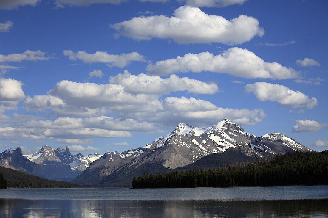 Canada, Alberta, Jasper National Park, Maligne Lake, Rocky Mountains