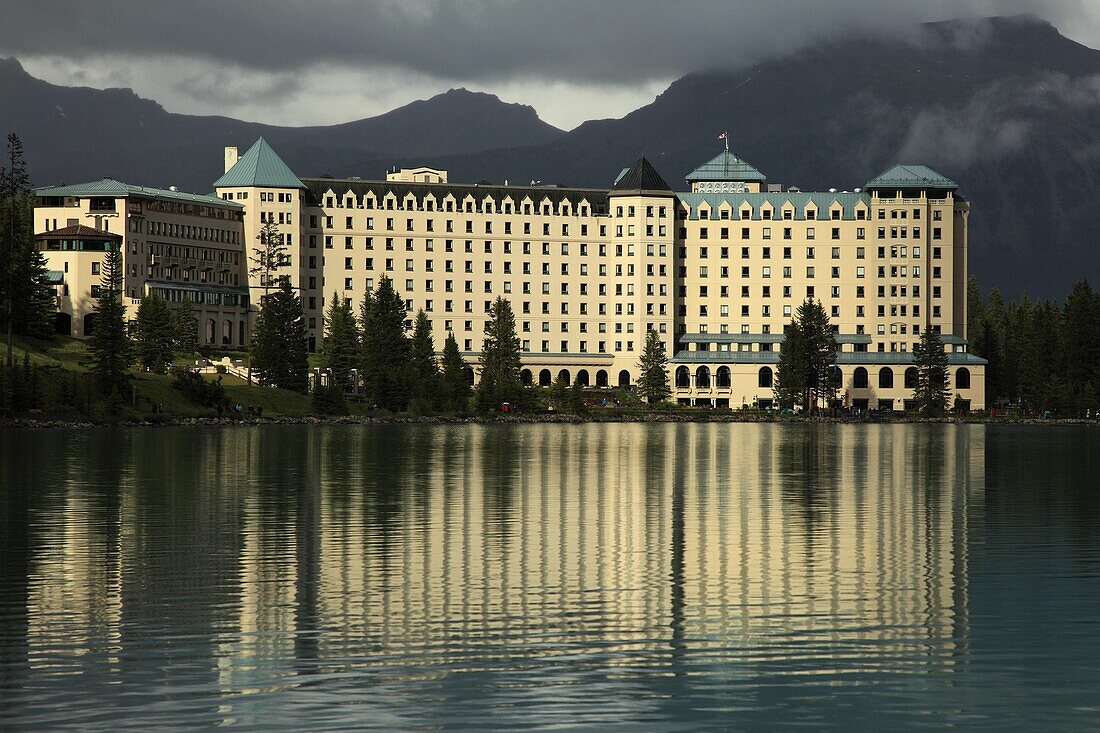 Canada, Alberta, Banff National Park, Chateau Lake Louise hotel