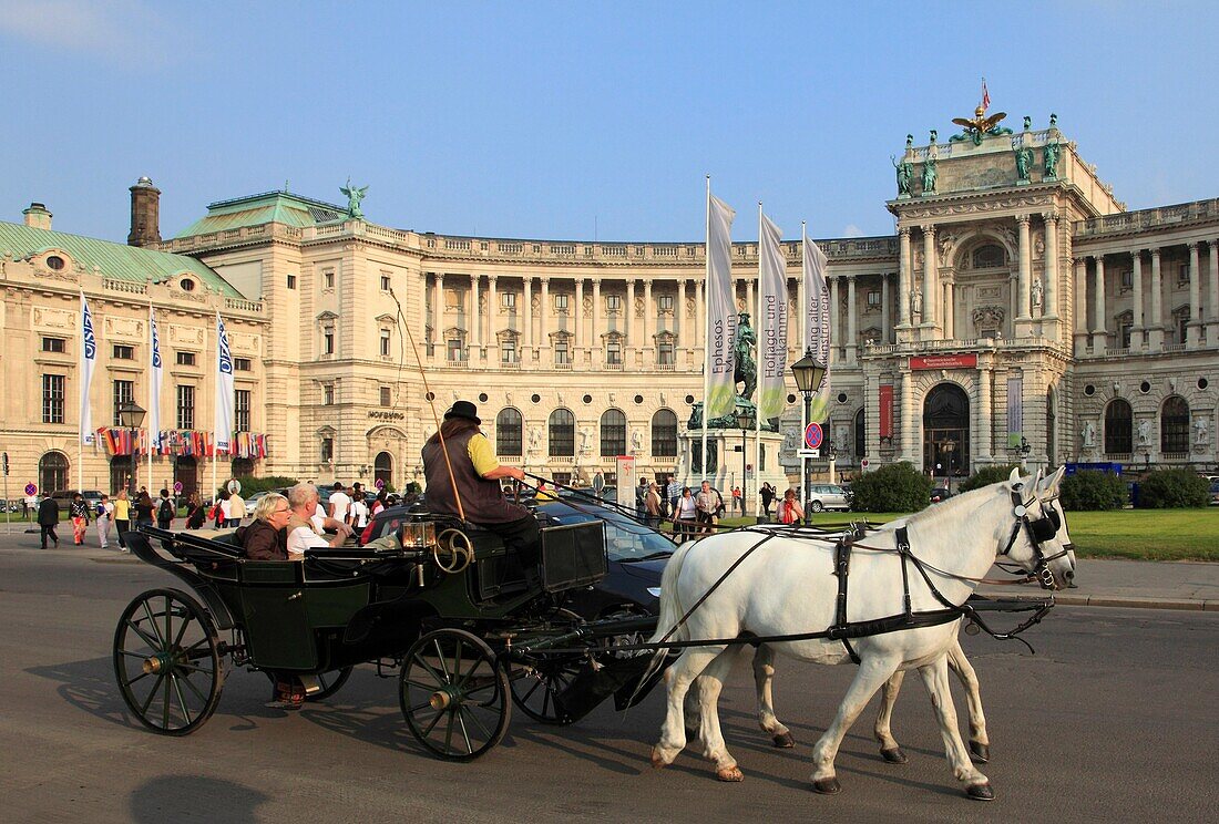 Austria, Vienna, Hofburg Palace, Neue Burg, horse carriage