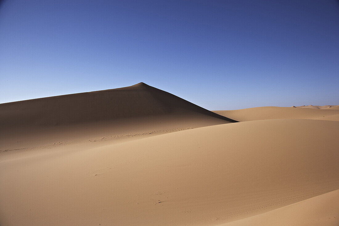 Dunes in the sunlight, Murzuk sand sea, Lybia, Africa