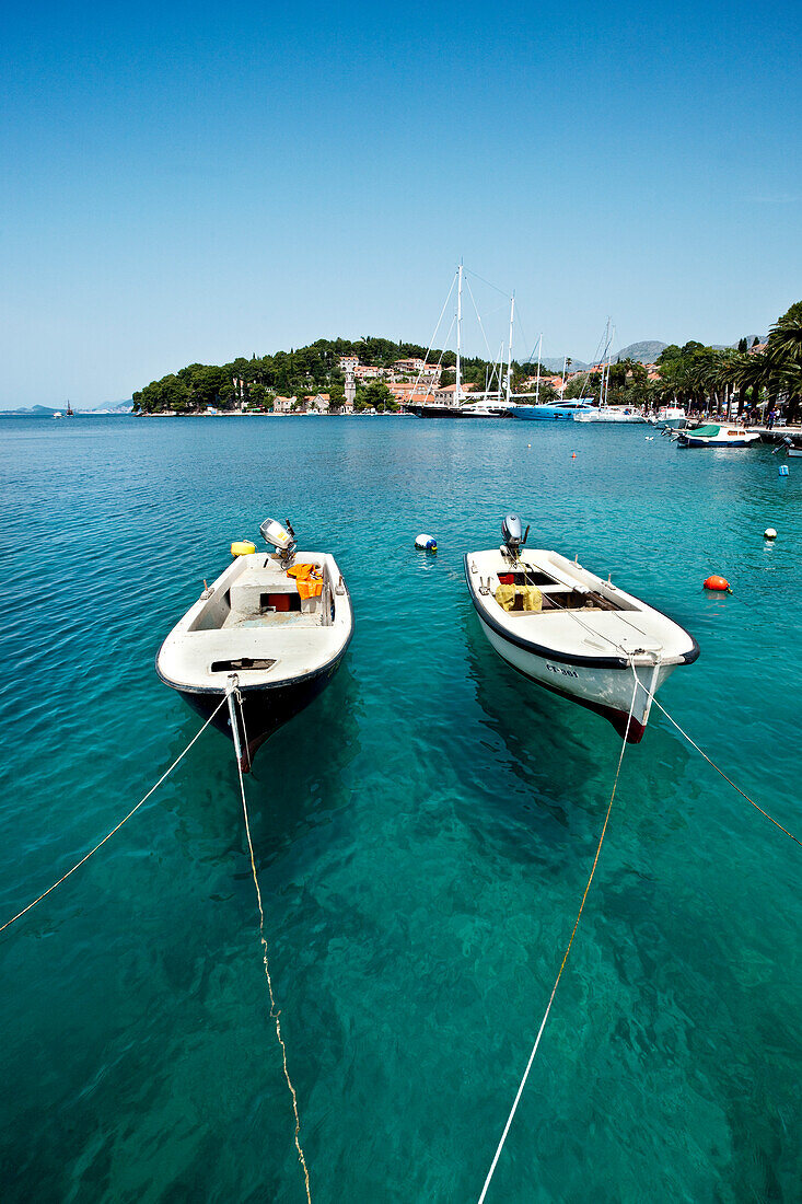 Boote im Hafen, Cavtat, Dubrovnik, Dalmatien, Kroatien