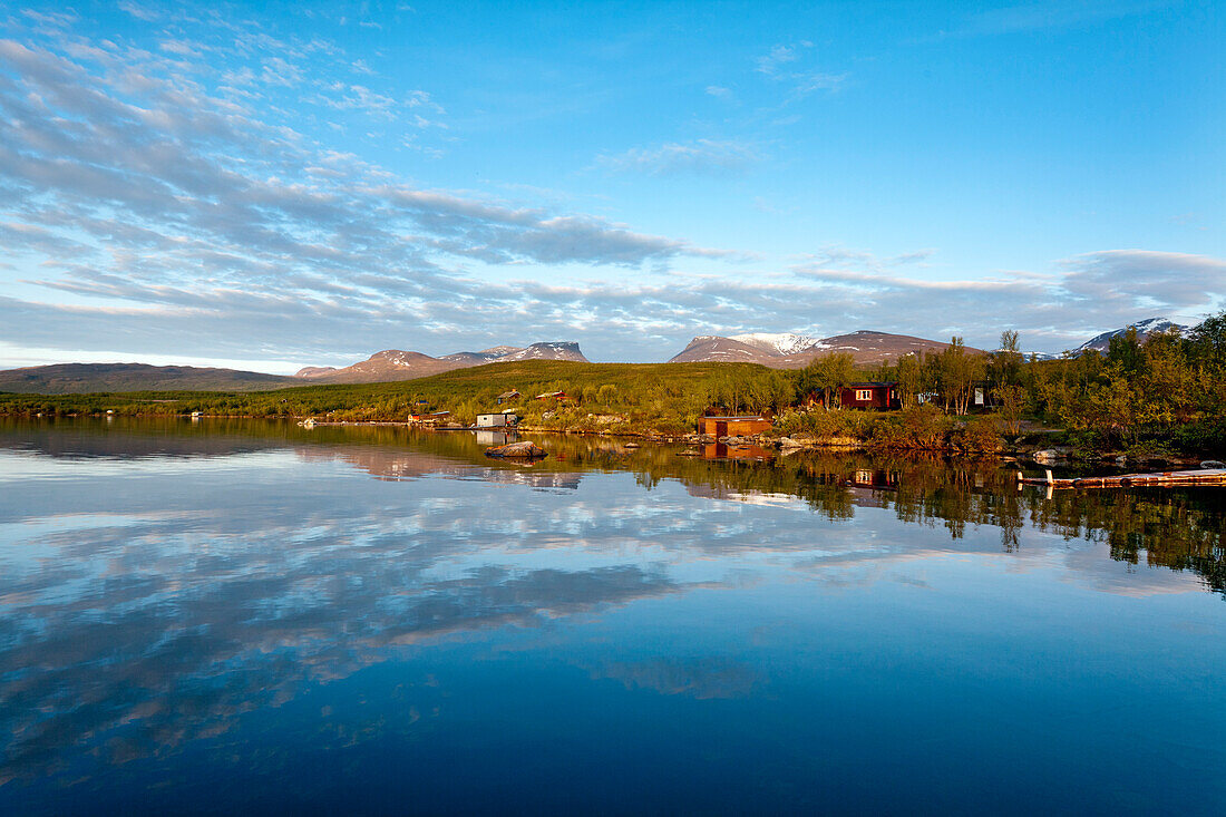 Midnight sun, Lapporten, Torneträsk Lake, Abisko National Park, Lapland, northern Sweden, Sweden