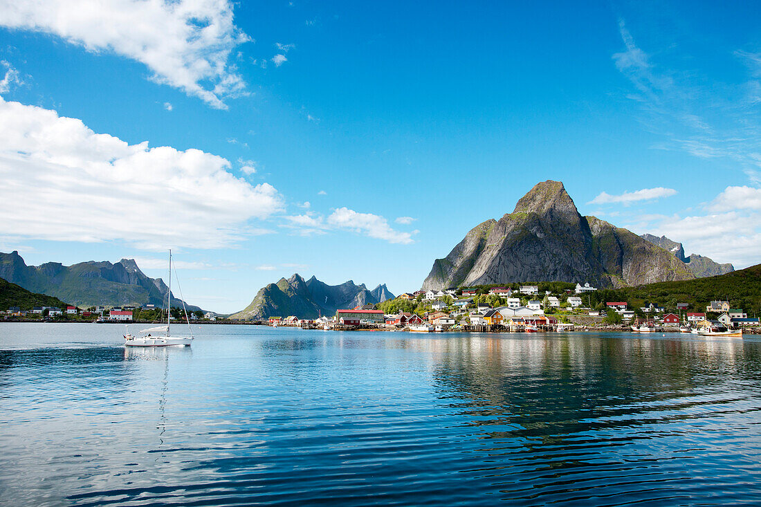 Reine, Moskenesøya, Lofoten, Nordnorwegen, Norwegen