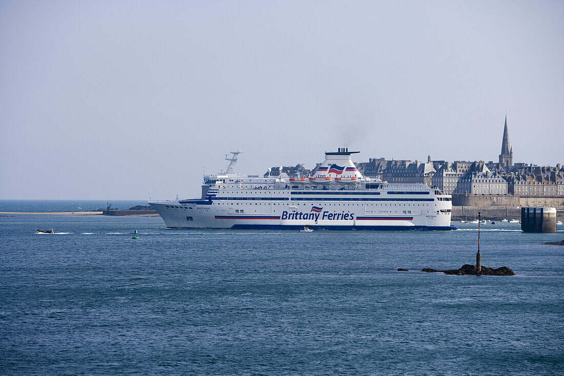 Brittany Ferries ferry Bretagne leaving harbour, St. Malo, Brittany, France, Europe