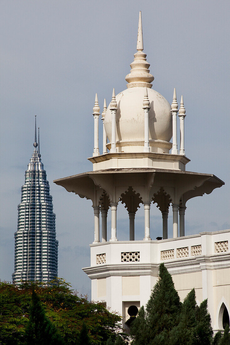 Turm des Hauptbahnhofs, Petronas Twin Towers, Kuala Lumpur, Malaysia, Asien