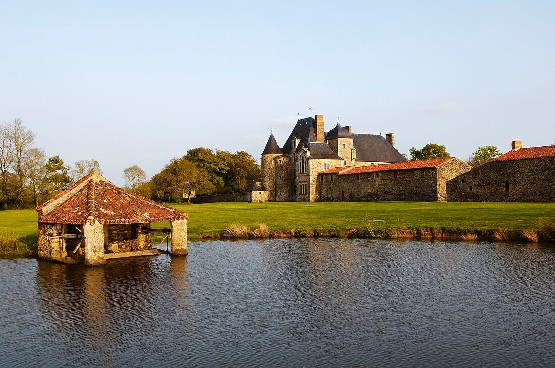 France, Vendée, Challans, duck blood, restaurantle Logis de la Chabotterie', one star Michelin Chef Thierry Drapeau Lavoir La Chabotterie castle, wash