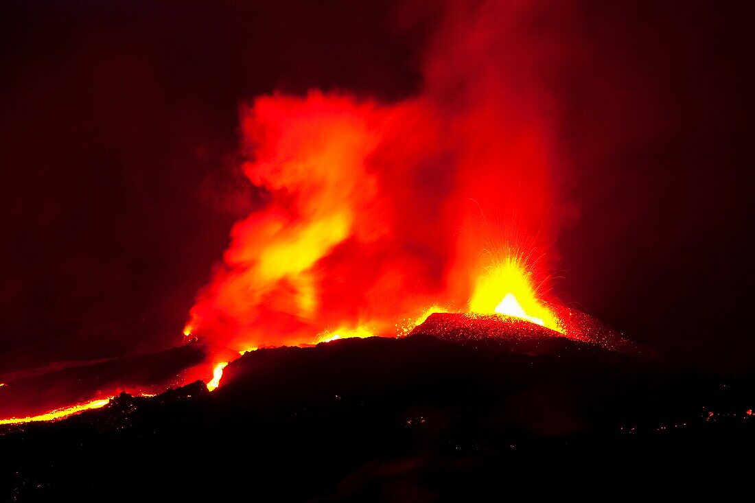 Volcanic eruption in the zone of Fimmvörduhals, South of Iceland