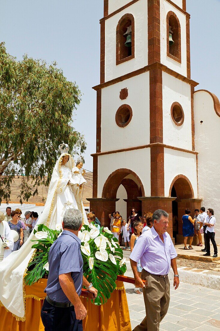 Virgen del Rosario en la festividad de Santo Domingo de Guzman Pueblo Tetir Isla Lanzarote Provincia Las Palmas Islas Canarias España