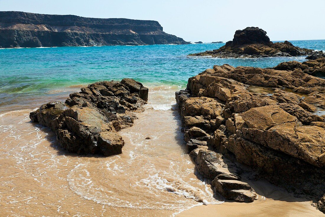Costa desde la playa de Los Molinos Pueblo Tefía Isla Fuerteventura Pronvincia Las Palmas Islas Canarias España