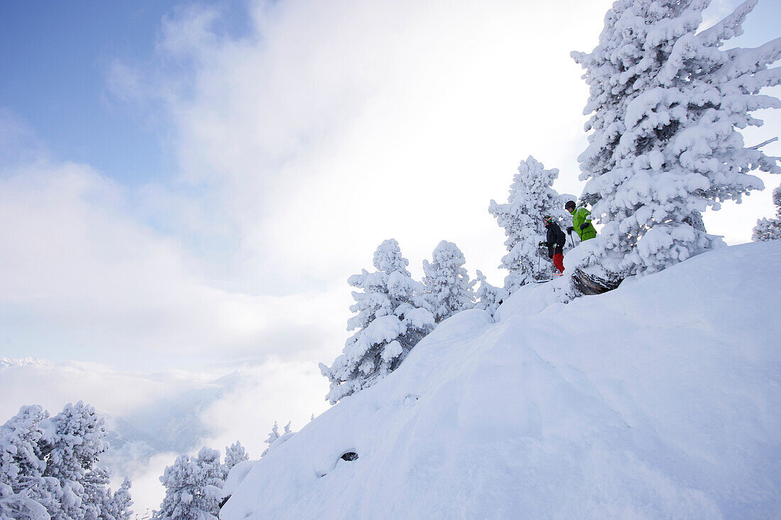 Männer beim Freeskiing, Mayrhofen, Zillertal, Tirol, Österreich