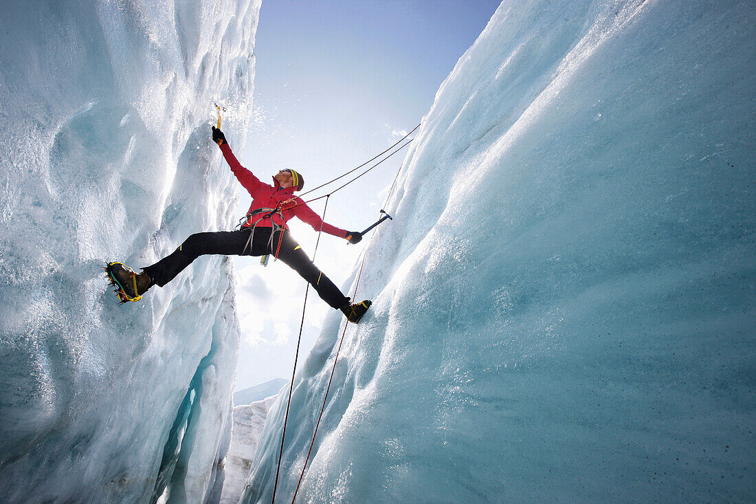 Man ice climbing, Pasterze Glacier, Grossglockner, Carinthia, Austria