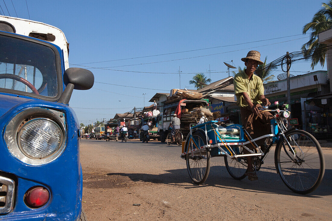 People on the street at Bago, capital of administation district Bago Division, Myanmar, Birma, Asia