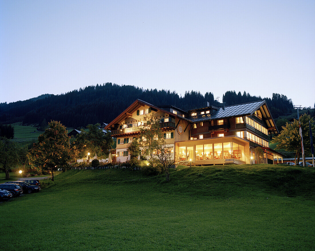 Aussenansicht, Naturhotel Chesa Valisa, Hirschegg, Kleinwalsertal, Österreich