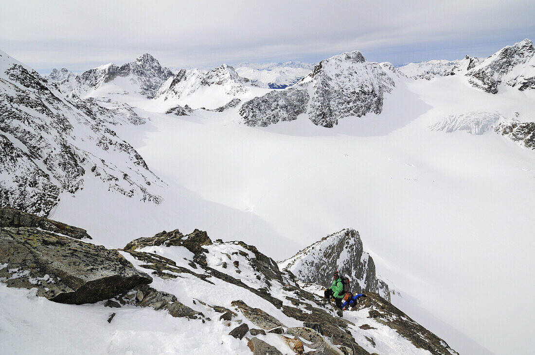 Ski mountaineers on their way to Piz Buin, Engadin, Grisons, Switzerland, Europe